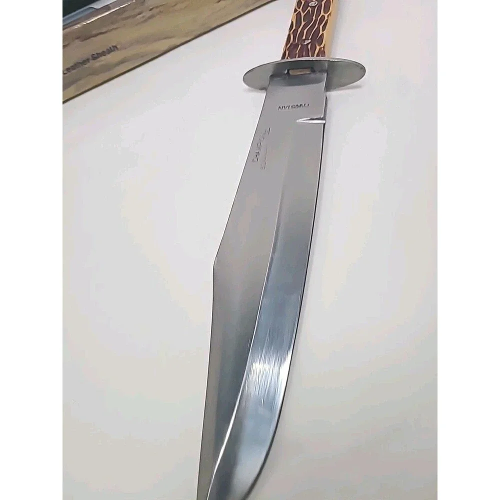 Vintage Champion 2 Piece Hunting Knife W/ Leather Sheath Made In Pakistan